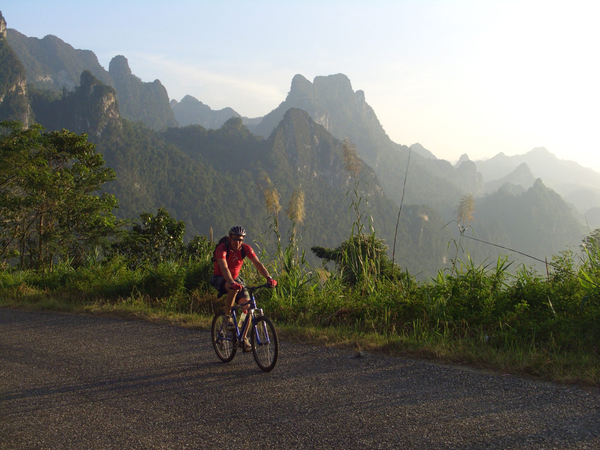 10 Days Northern Laos Mountain Cycle Tour